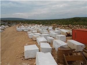 Giallo Dalmatia Limestone Sedramic Quarry