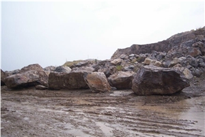 Pietra Pece Limestone Quarry