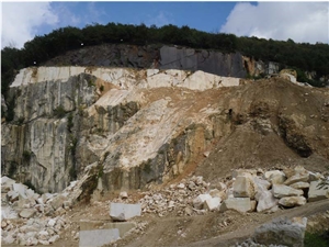Zandobbio Marble Quarry