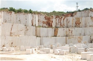 Crema Dorlion Marble Quarry
