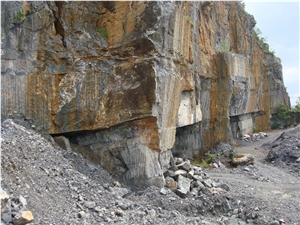 China Nero Marquina Marble Quarry