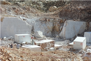 Carmelia Beige Marble Quarry