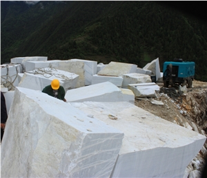 China Yunnan White Marble Quarry