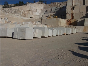 Crema Rosal T Limestone Quarry