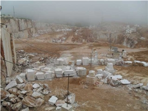 Crema Terra Marble Quarry