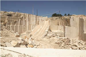 Semi Rijo Salgueira Limestone Quarry