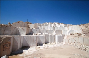 Harmankaya Manca Beige Marble Quarry