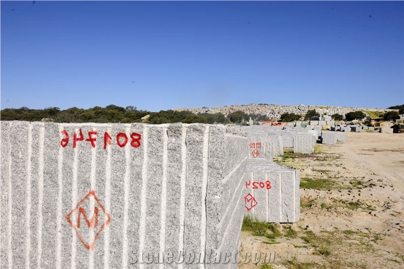 Azul Platino Granite (Trujillo - Caceres) Quarry