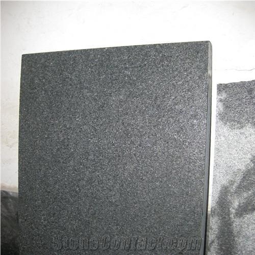 Dark Grey Color Granite Quarry