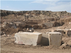 Lome Dasht Ardabil Travertine (Classic Beige Travertine) Quarry