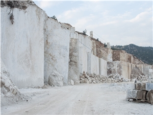 Tundra Grey Marble Quarry