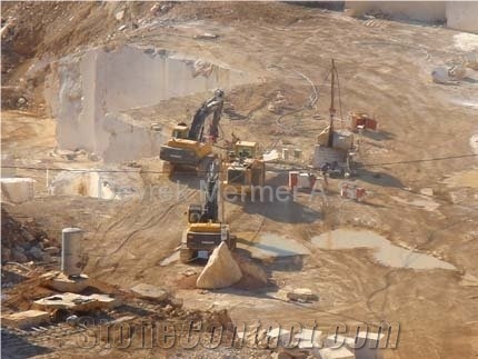 Devmer Beige Marble Quarry