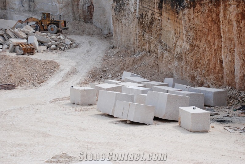 Valtura Regatta Fossil Limestone Quarry