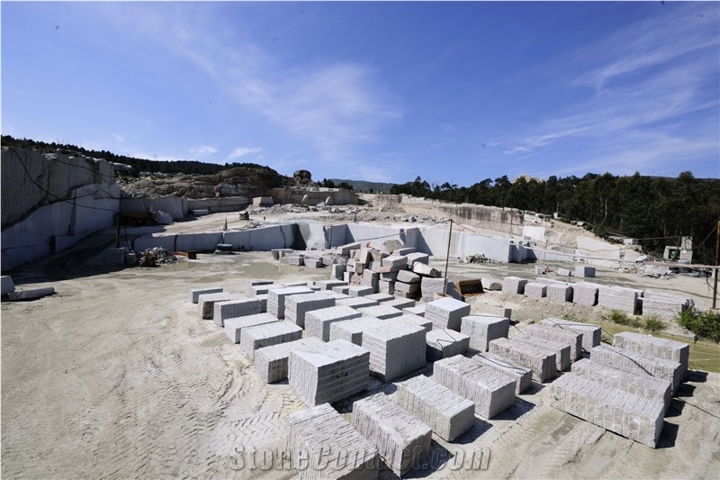 Crema Julia Granite Quarry