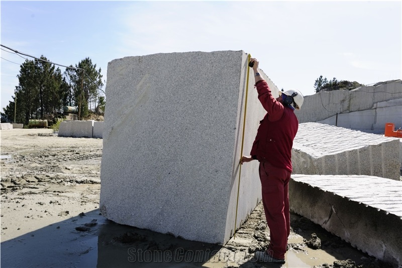 Crema Julia Granite Quarry