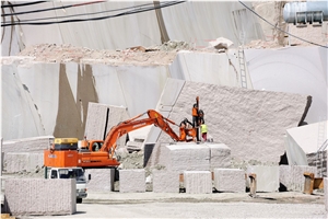 Rosa Porrino Granite Quarry