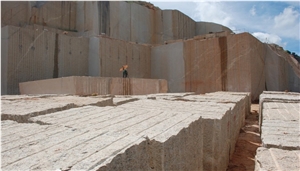 Crema Brazil Granite Quarry