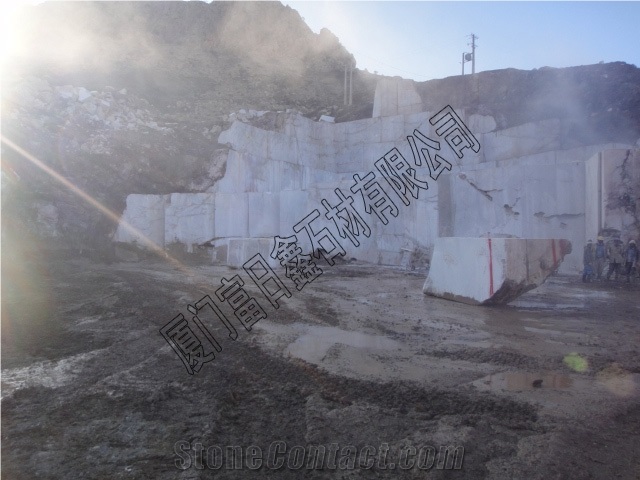 Tundra Grey Marble Quarry