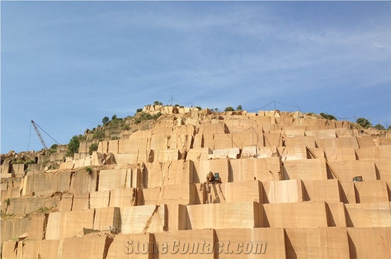 Pietra Dorata Toscana Sandstone Manciano Quarry