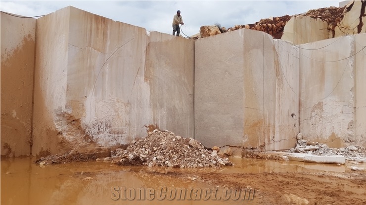 Kastamonu Crema Valencia Marble Quarry