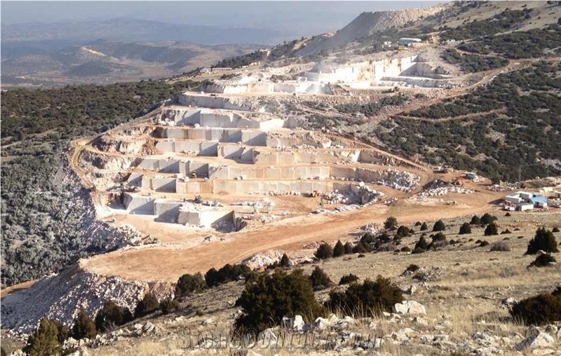 Kapa Beige Marble Quarry