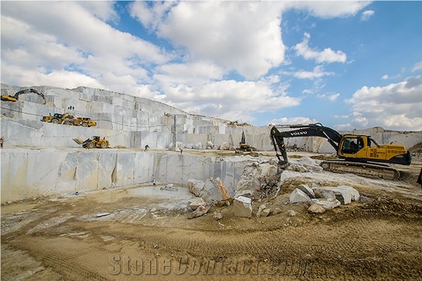 Silver Beige Marble Quarry
