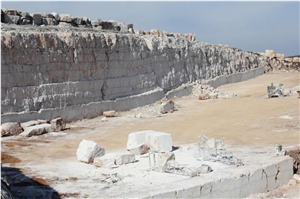 Crema Serpentine Limestone Quarry