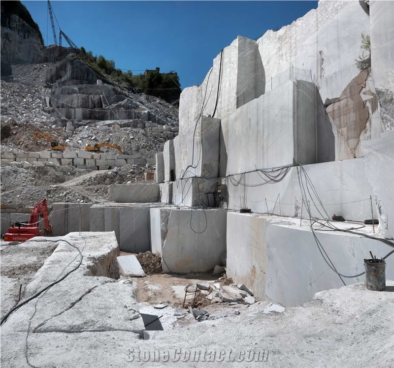 Calacatta Vagli Cremo Marble Quarry III
