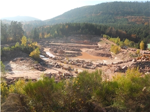 Gres Quartzite de Champenay - Champenay Sandstone Quarry