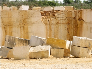 Pierre de Migne Beige Limestone Quarry