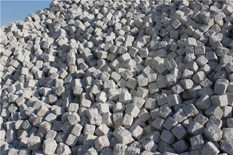 G359 Shandong Wendeng White Granite Split Cube Stone Light Grey Cobble Stone Cheap Price
