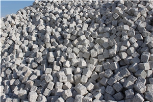 G359 Shandong Wendeng White Granite Split Cube Stone Light Grey Cobble Stone Cheap Price