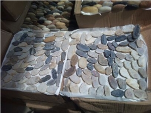 Honed Mixed River Pebble Stone Pattern