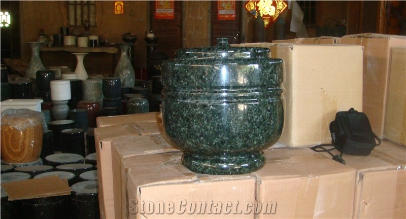 China Green Granite Memorial Accessories Funeral Urns for Ashes, Cremation Round Urns, Cemetery Monumental Oval Cinerary Casket, Natural Stone Crematorium Urn Vaults