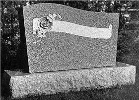 China Grey Flower Carving Headstones with Base, Cemetery Engraved Tombstone,Western American Style Single Monuments,Custom Tombstone Monument Design,Natural Stone Memorial Gravestone