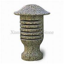 China Jiangxi Yellow Granite Garden Lanterns, Exterior Stone Lamps, Japanese Style Honed Natural Surface Lantern, Outdoor Landscaping Stones Natural Surface Lanterns