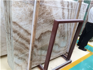 Backlit Wood Vein Onyx Slabs & Tiles Glass Panel
