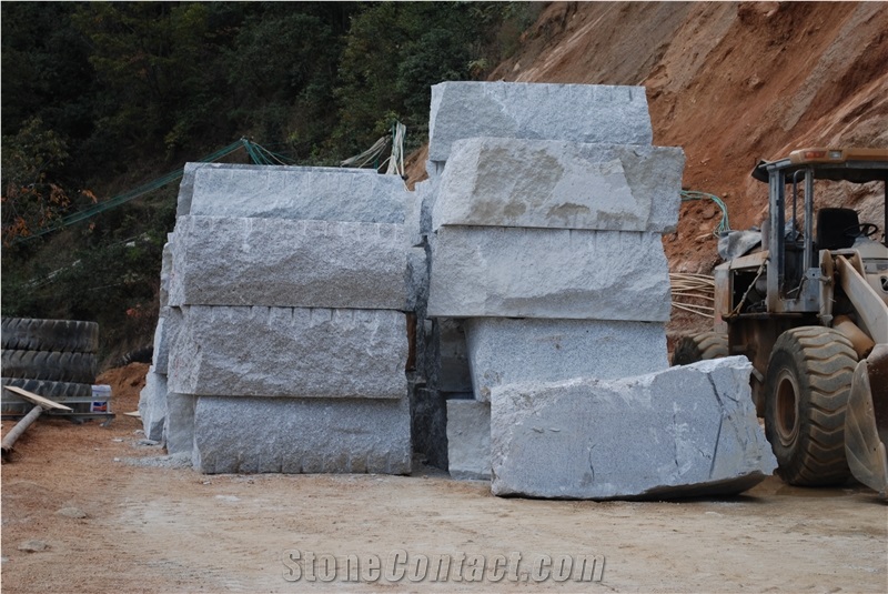 G5137 White Granite , Chinese White Granite Blocks , Chinese Cheap Granite ,White Granite . Can Be Used for Garden ,Outdoor ,Wall , Floor .