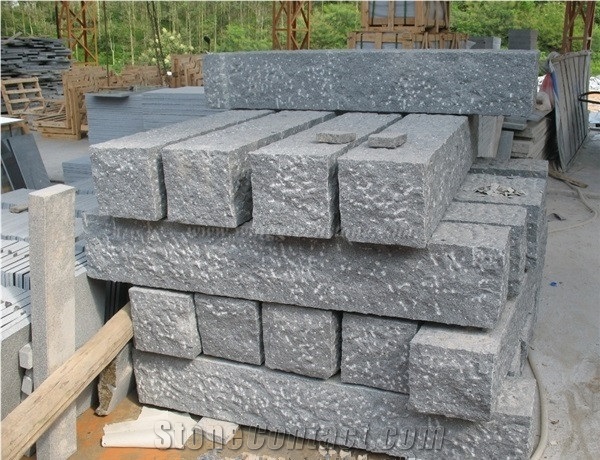 Popular Dark Grey Granite, China Dark Grey Granite Kerbstones, Flamed/Rough-Picked/Natural G654 Curbs, Padang Dark Rode Stone for Road Side Paving