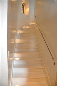Crema Luna Limestone Stairs