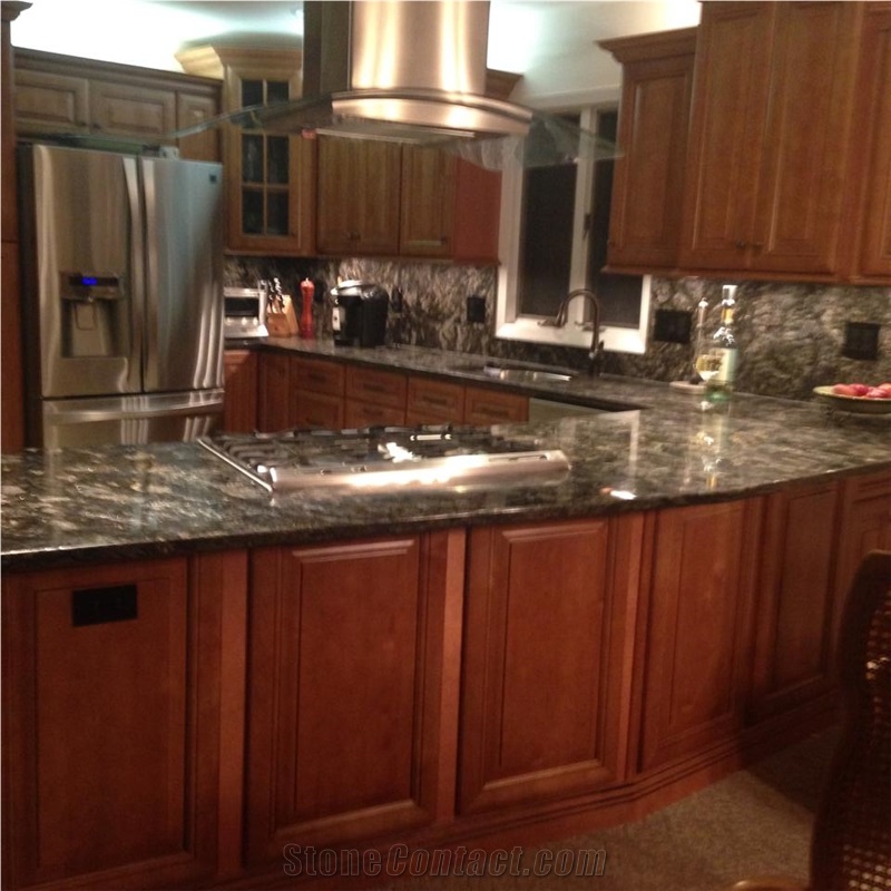 Metalicus Granite Kitchen Countertop with Full Backsplash