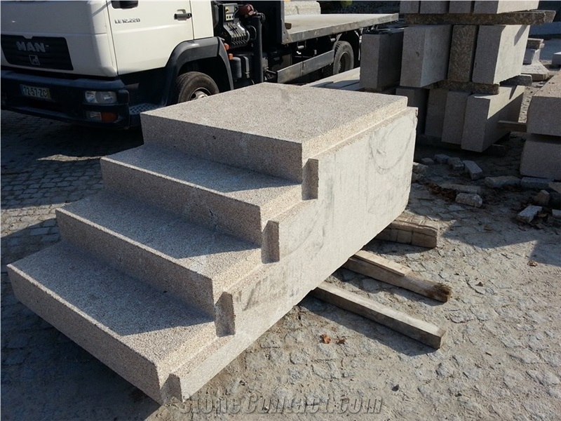 Amarelo Mondim Granite Block Deck Stair, Yellow Granite Stairs & Steps
