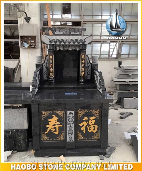 Black Granite Chinese Monument with Line Engraving