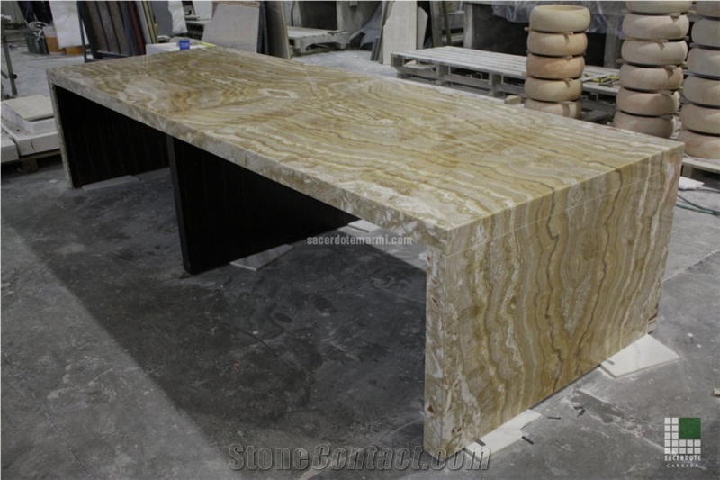 Table Realised with Lightweight Tiger Onyx