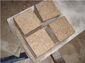 G682 Granite Cubestone,Yellow Cube Stone, Rustic Cubestone,China Yellow Cubestone,Yellow & Rusty Granite Cube Stone,Cobble Stone,Paving Sets,Garden Stepping Pavements,Courtryard Road Pavers,