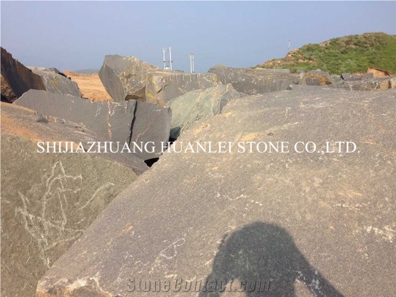 China Nero Assoluto Granite Cross Tombstone Design, Shanxi Black Granite Monument Grade a ,Memorial ,Western Style Headstone,Gravestone,Cemetery Tombstone