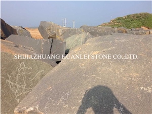 China Nero Assoluto Granite Heart Tombstone Design, Granite Monument ,Cross Memorial ,Western Style Headstone,Gravestone,Cemetery Tombstone