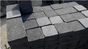 Black Granite G399 Flamed Bushhammered Surface Sides Cleft Antique Tumbled Cube Stone Cobbles for Paving