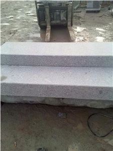 G375 Grey Granite Bushhammered Fine Picked Surface External Steps Sitting Stairs