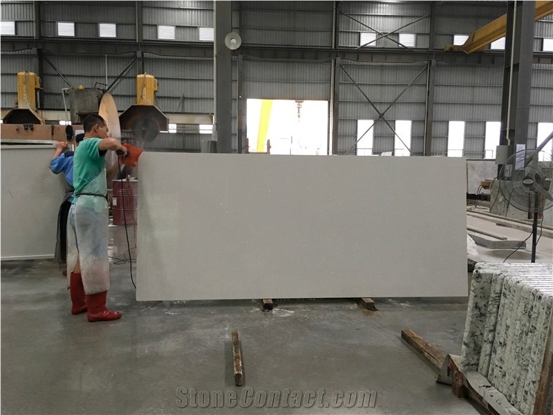 White Shinning Mirror Glass Galaxy Quartz Stone Solid Surface Engineered Stone Tiles & Slabs for Hotel Kitchen Bathroom Decoration High Gloss and Hardness Customized Edges-A01